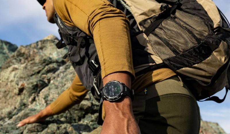Смарт-годинник Garmin Instinct Crossover AMOLED Tactical Black with Black Silicone (010-03398-42)