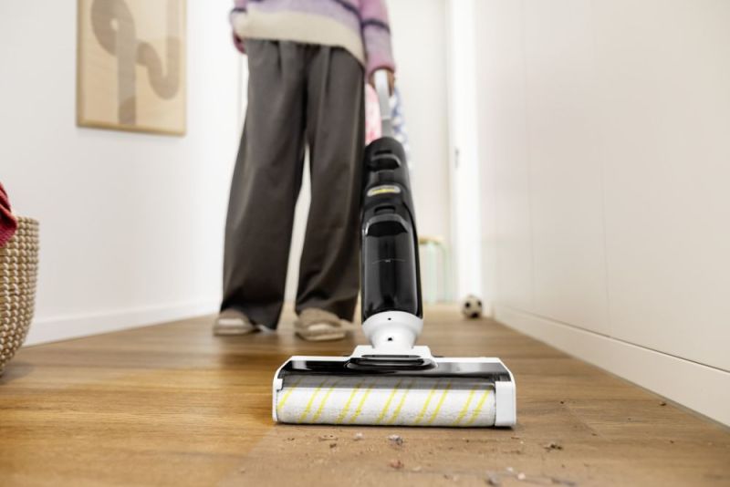 Аккумуляторный моющий пылесос Karcher FCV 4 Dry Extra (1.056-136.0)