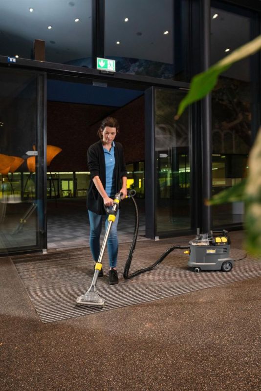 Пилосос Karcher Puzzi 8/1 Adv (1.100-241.0)
