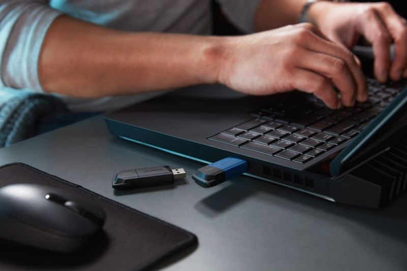 Флеш-накопитель USB3.2 256GB Kingston DataTraveler Exodia M Black/Teal (DTXM/256GB)