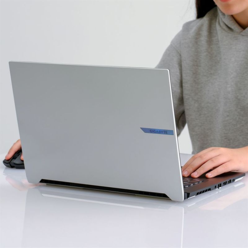 Ноутбук Gigabyte Aero X16 EG61H Lunar White (1WH93UAC64DH)