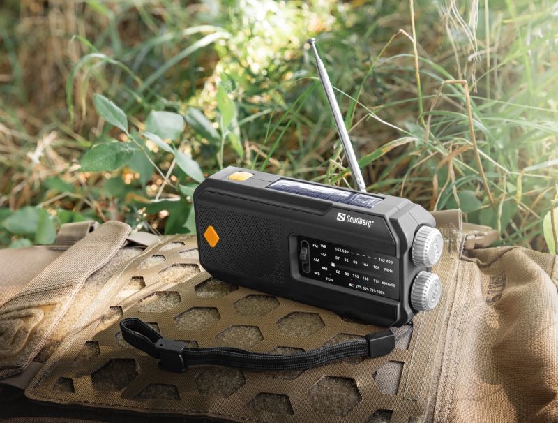 Радіо приймач FM/AM Survivor Radio All-in-1 2000, solar charger, powerbank, Flashlight, Sandberg (421-04)
