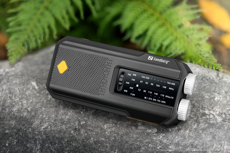Радіо приймач FM/AM Survivor Radio All-in-1 2000, solar charger, powerbank, Flashlight, Sandberg (421-04)