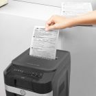 Знищувач документів HP Pro Shred Auto 200CC, CrossCut Paper Shredder, A4, 80g х 10 л.,4*20, 32л.,P-4 (2820)