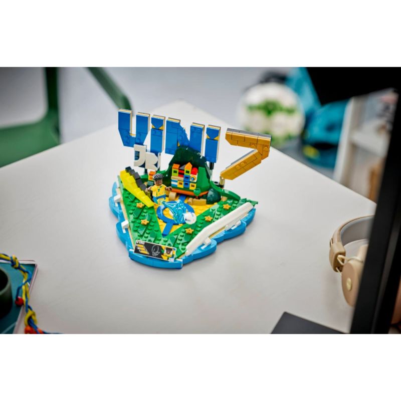 Конструктор LEGO Editions Football Винисиус Жуниор — лучшие моменты футбольных матчей (43027)