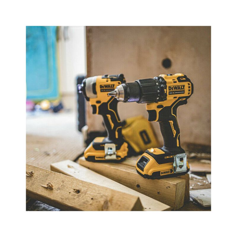 Набор электроинструментов DeWALT 2 ед. 18 В XR Li-lon, вес 5.9 кг, кейс TSTAK, 2 АКБ и ЗУ. (DCK2062D2T)