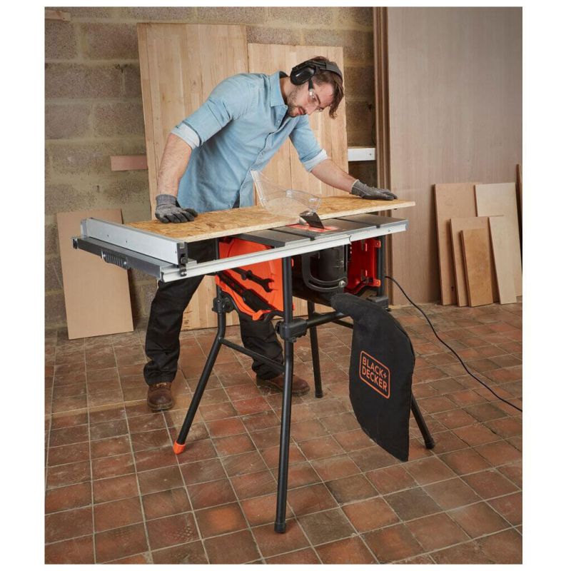 Циркулярная пила Black&Decker пильный, 1800 Вт, диск 254*30 мм, 4.800 об/мин,27,5 кг (BES720)