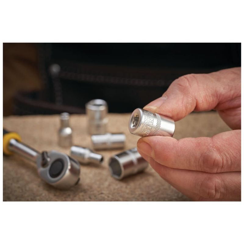 Торцевая головка Stanley 1/4", 5.5 мм, шестигранная (FMMT17190-0)
