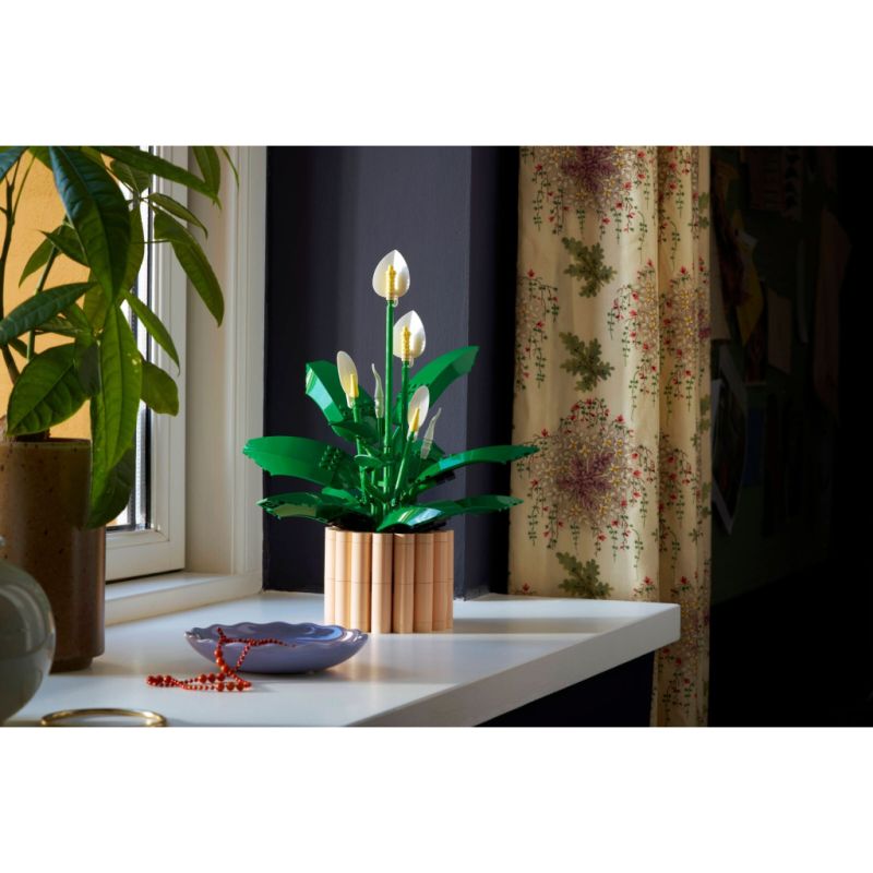Конструктор LEGO Botanicals Спатифиллум (11504)