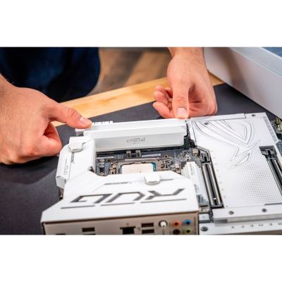 Модуль пам\'яті для комп\'ютера DDR5 16GB 6400 MHz Pro Overclocking White Micron (CP16G64C38U5W)