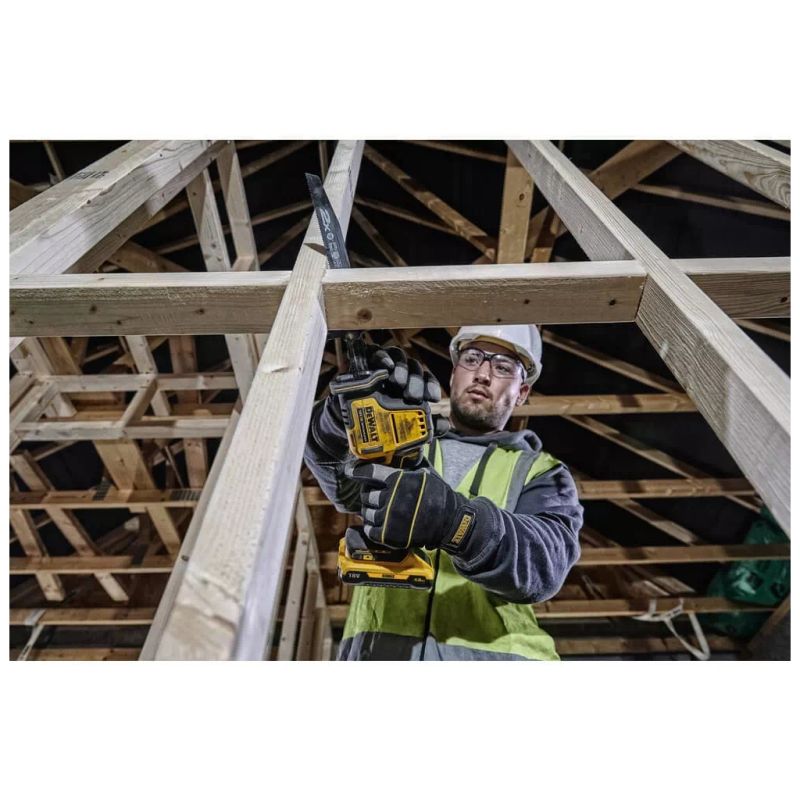 Сабельная пила DeWALT 18В XR Li-lon, 0 - 2800 ход/мин, 1.43 кг (без АКБ и ЗУ) (DCS369N)