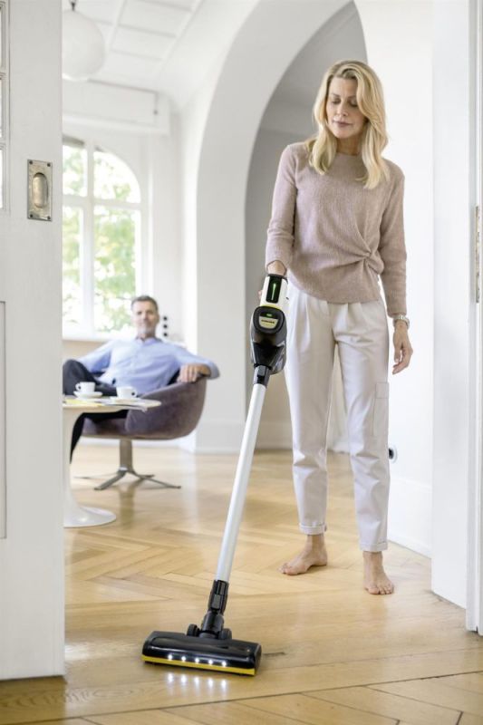 Аккумуляторный пылесос Karcher VC 7 Cordless YourMax (1.198-710.0)