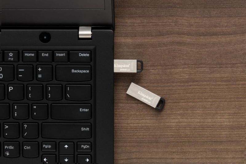 Флеш-накопитель USB3.2 256GB Kingston DataTraveler Kyson Silver/Black (DTKN/256GB)