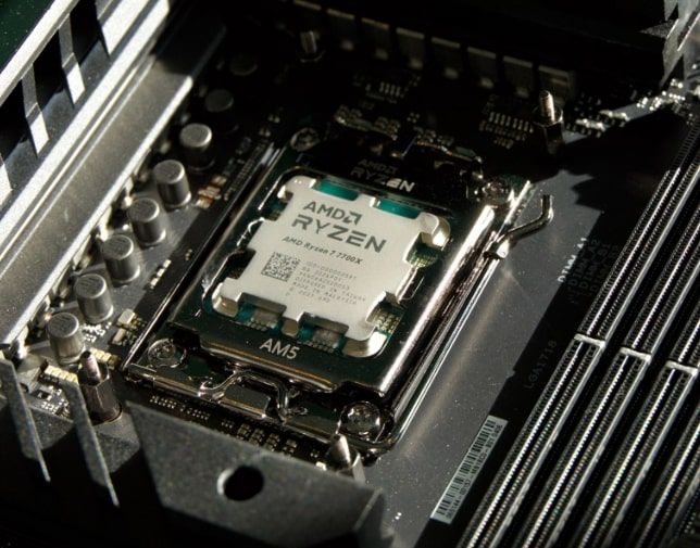 Процессор AMD Ryzen 7 7700X (4.5GHz 32MB 105W AM5) Box (100-100000591WOF)
