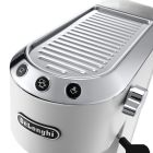 Кофеварка рожковая Delonghi EC 685.W Dedica (EC 685 W)