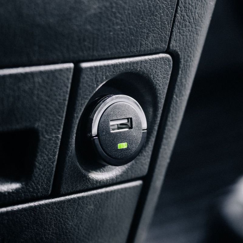 Автомобільний зарядний пристрій Strax Car Charger 2.4A Single USB-A Black Bulk (4029948595757)