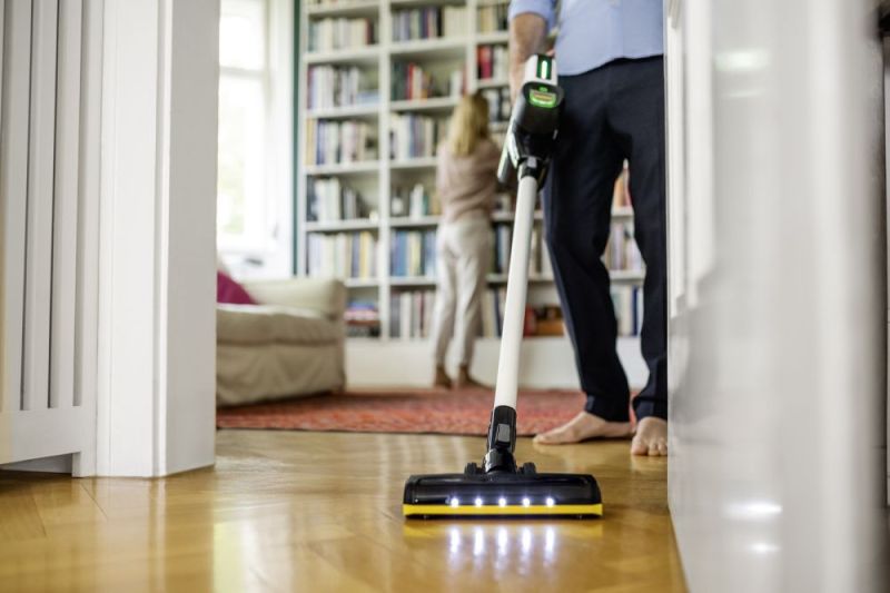 Аккумуляторный пылесос Karcher VC 7 Cordless YourMax (1.198-710.0)