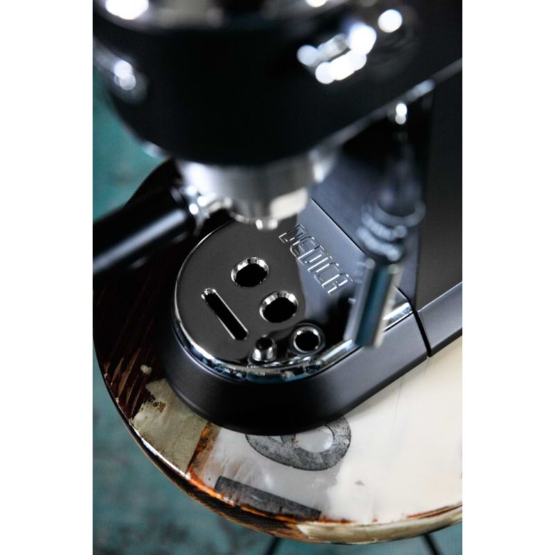 Ріжкова кавоварка еспресо DeLonghi (EC685.BK)