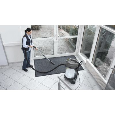 Пылесос строительный Karcher NT 70/2 Me Classic для сухой и влажной уборки (1.667-306.0)