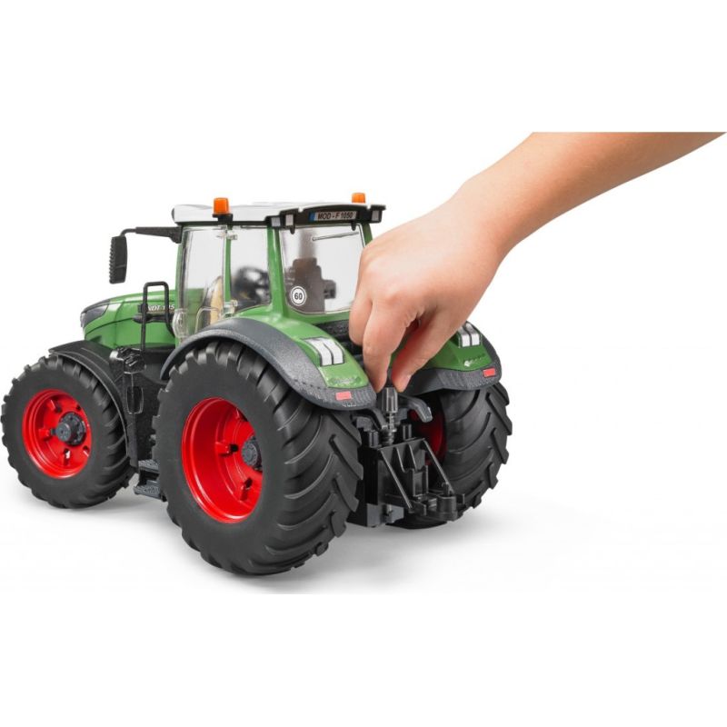 Масштабная модель автомобиля Bruder Трактор Fendt 1050 Vario с фигуркой и аксессуарами для ремонта (04041)