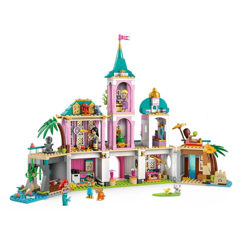 Конструктор LEGO Disney Замок принцессы и королевские любимцы (43267)