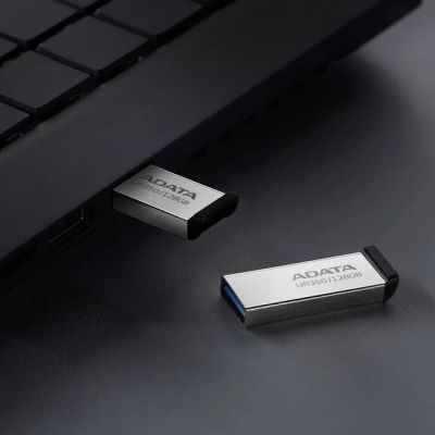 USB флеш накопичувач ADATA 128GB UR 350 Silver/Black USB 3.2 (UR350-128G-RSR/BK)